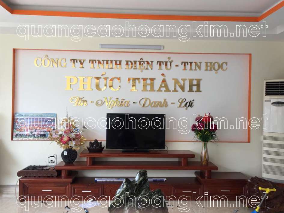 backdrop van phong gan logo inox 25 - BACKDROP VĂN PHÒNG GẮN LOGO INOX ĐẸP VÀ SANG TRỌNG