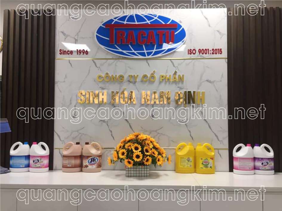 backdrop van phong gan logo inox 8 - BACKDROP VĂN PHÒNG GẮN LOGO INOX ĐẸP VÀ SANG TRỌNG