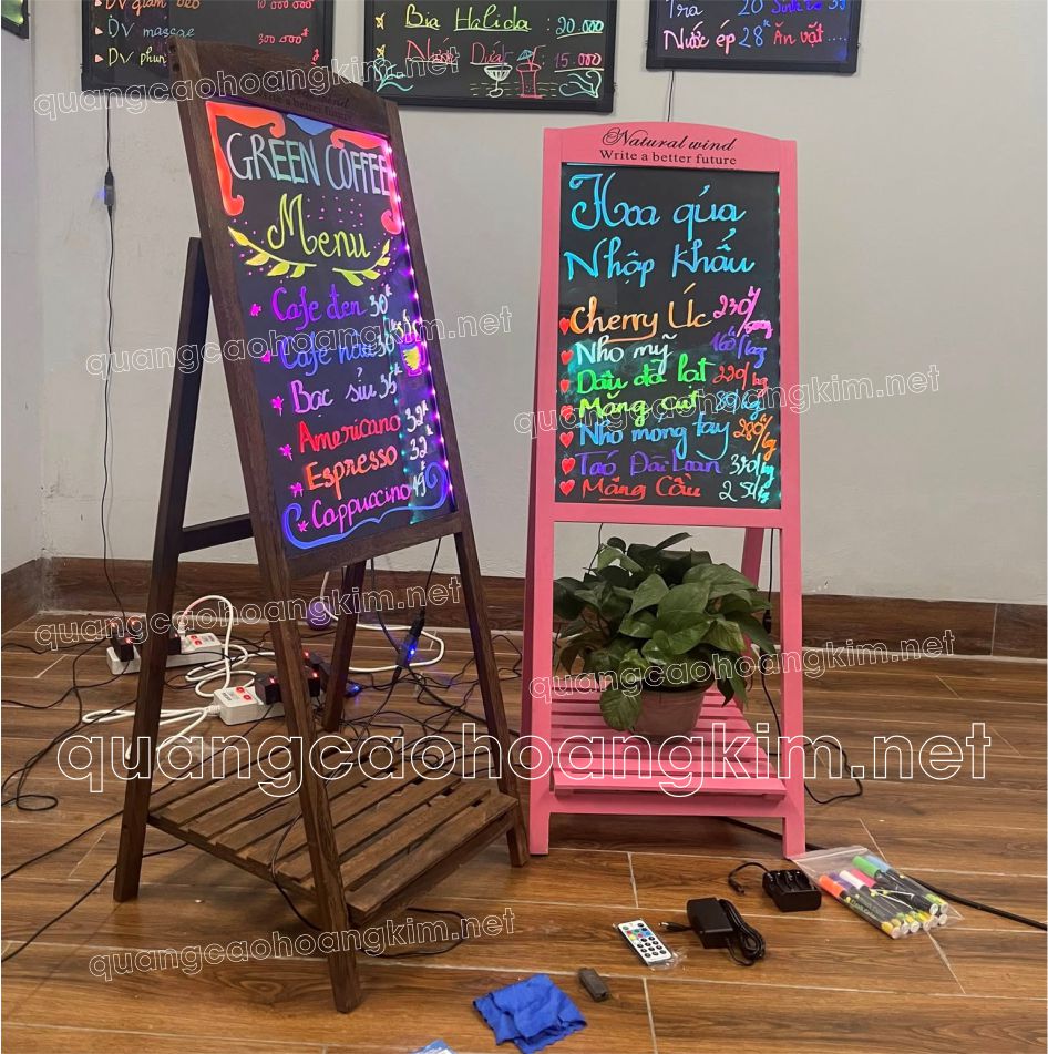 bang led huynh quang menu viet tay khung go mau dac biet 2 - BẢNG ĐÈN LED HUỲNH QUANG MENU VIẾT TAY CỰC ĐẸP