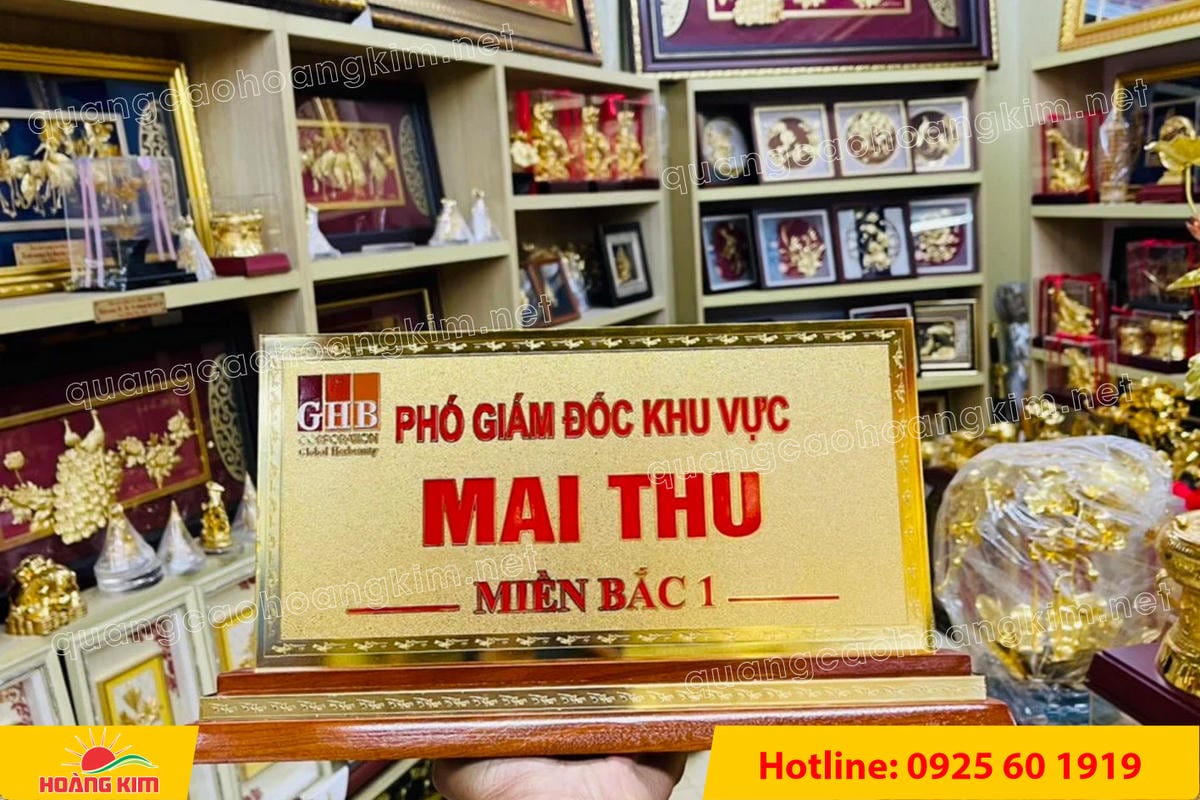 bien chuc danh mat dong 2mm co ma vang 24k de go tam cap 15x30cm dep 12 - BIỂN CHỨC DANH MẶT ĐỒNG 2MM MẠ V&Agrave;NG 24K 15X30CM &ndash; KHỔ LỚN, ĐẲNG CẤP D&Agrave;NH CHO L&Atilde;NH ĐẠO