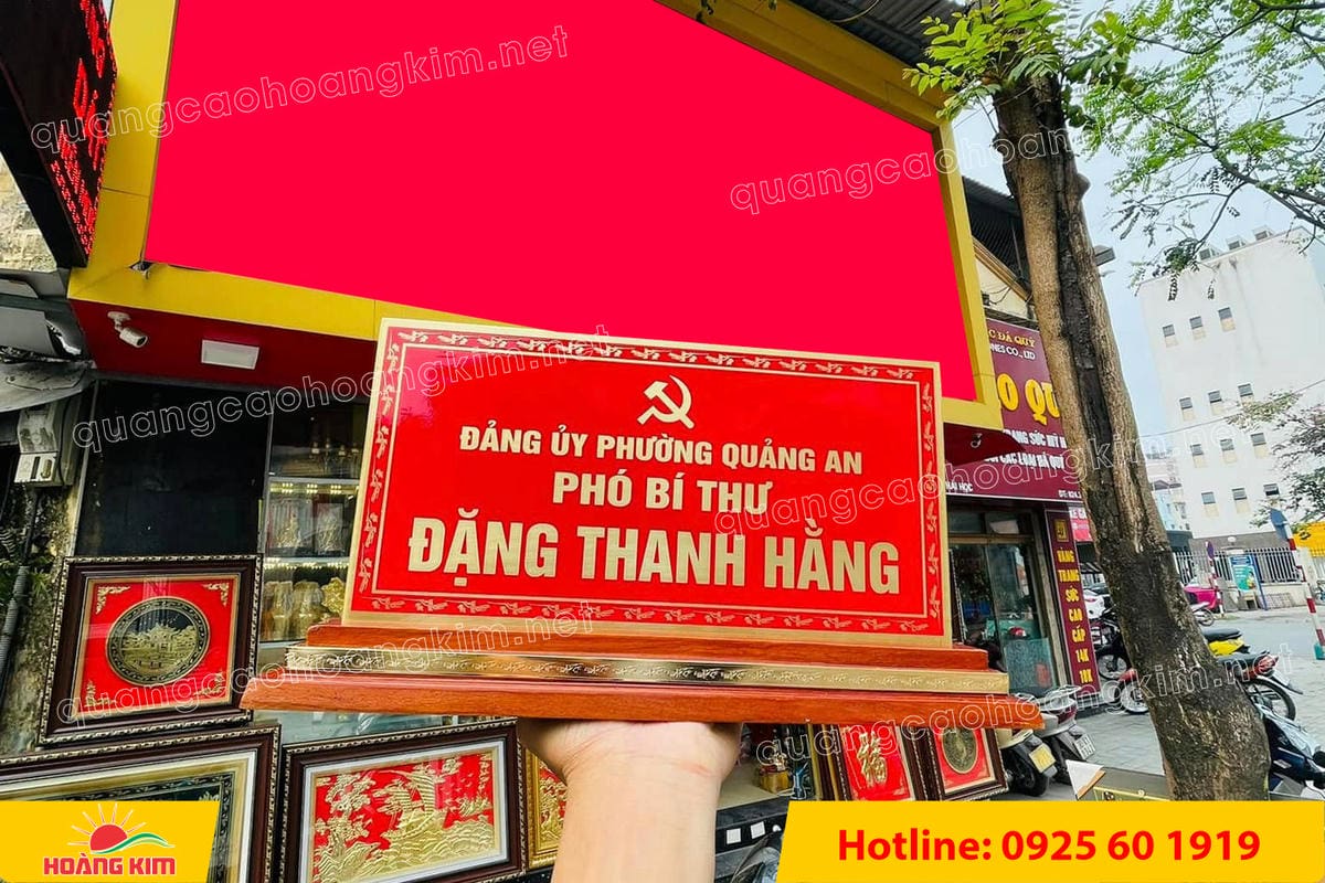 bien chuc danh mat dong 2mm co ma vang 24k de go tam cap 15x30cm dep 6 - BIỂN CHỨC DANH MẶT ĐỒNG 2MM MẠ V&Agrave;NG 24K 15X30CM &ndash; KHỔ LỚN, ĐẲNG CẤP D&Agrave;NH CHO L&Atilde;NH ĐẠO