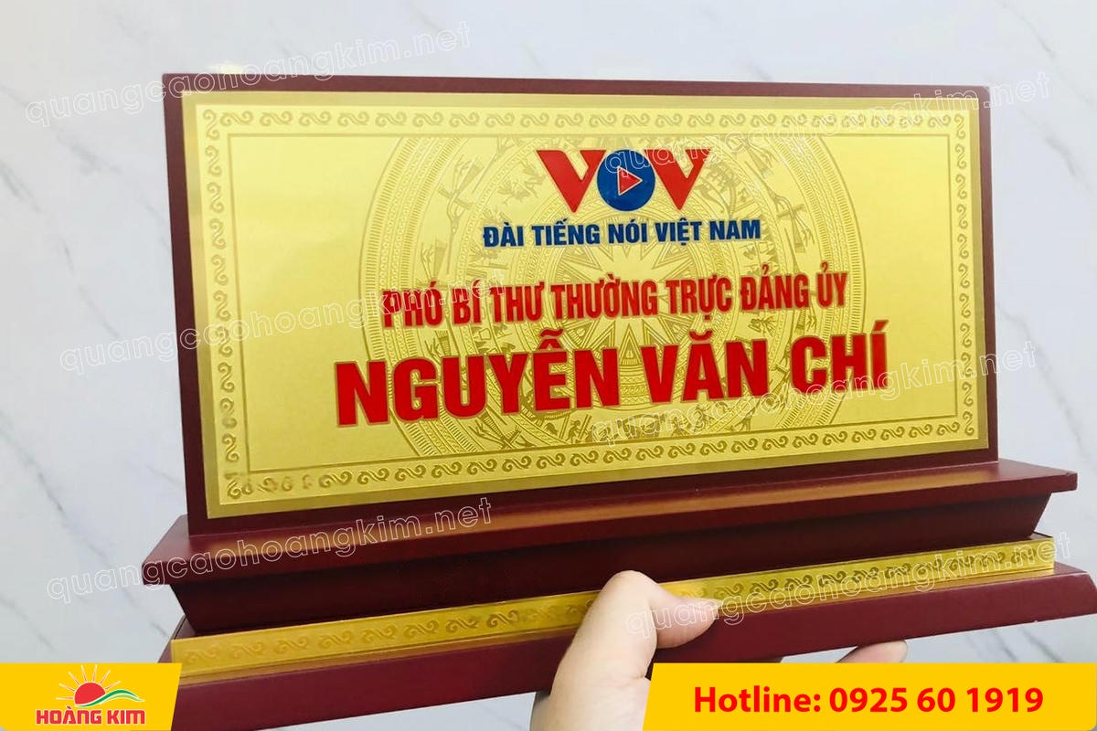 bien chuc danh mat dong de go tam cap dep 117 - BIỂN CHỨC DANH, BẢNG T&Ecirc;N ĐỂ B&Agrave;N CỰC ĐẸP, SANG, RẺ