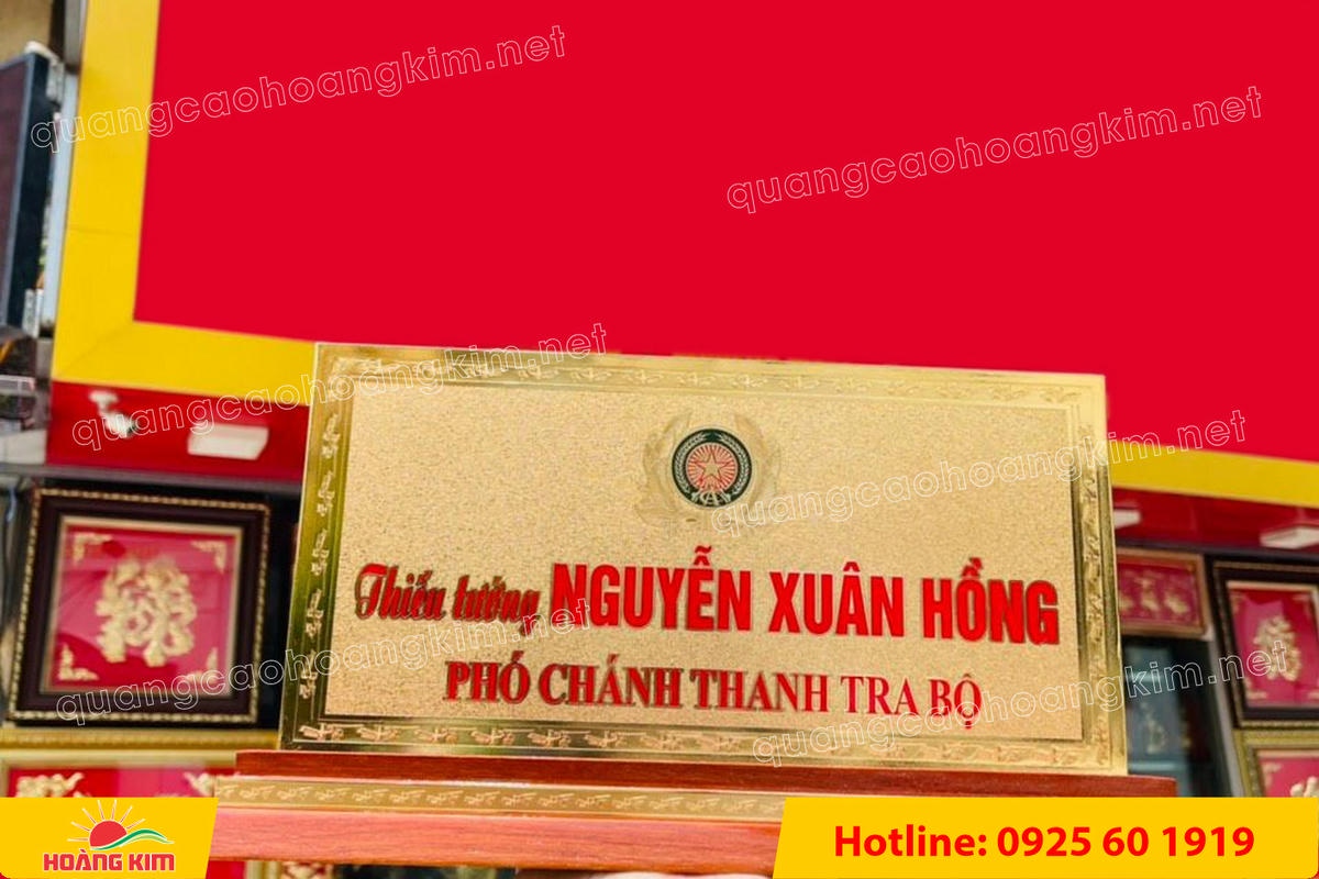 bien chuc danh cong an mat dong 2mm de go tam cap  6 - BIỂN CHỨC DANH C&Ocirc;NG AN ĐỂ B&Agrave;N CỰC ĐẸP, SANG TRỌNG
