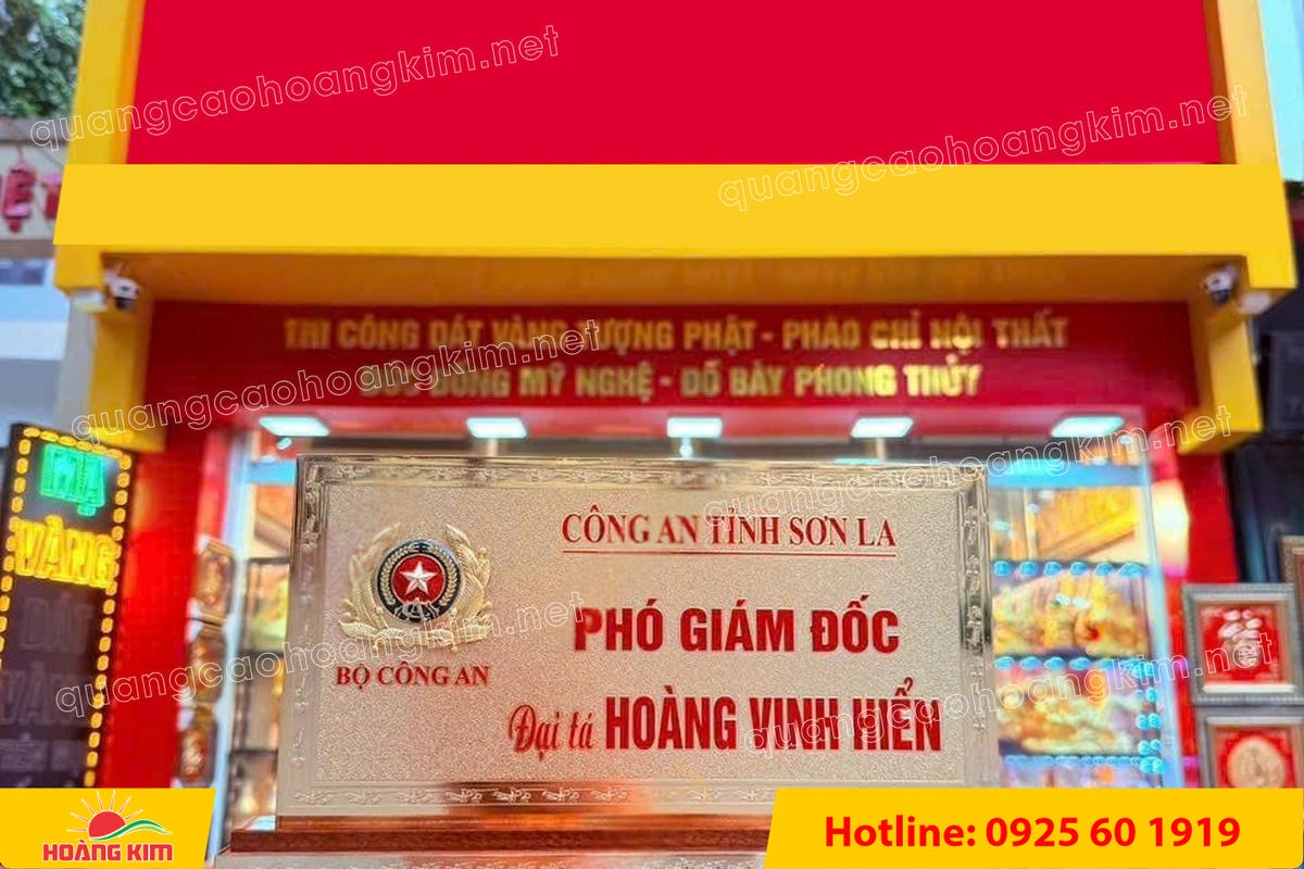 bien chuc danh cong an mat dong 2mm de go tam cap co ma vang 24k gan logo noi 14 - BIỂN CHỨC DANH C&Ocirc;NG AN ĐỂ B&Agrave;N CỰC ĐẸP, SANG TRỌNG