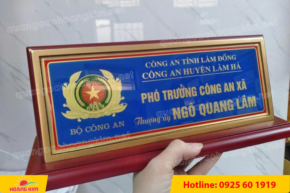 bien chuc danh cong an mat dong go phu thuy tinh  15 - BIỂN CHỨC DANH C&Ocirc;NG AN ĐỂ B&Agrave;N CỰC ĐẸP, SANG TRỌNG
