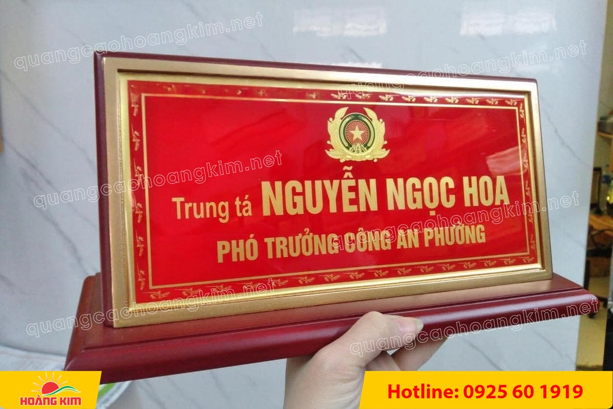 bien chuc danh cong an mat dong go phu thuy tinh  21 - BIỂN CHỨC DANH C&Ocirc;NG AN ĐỂ B&Agrave;N CỰC ĐẸP, SANG TRỌNG