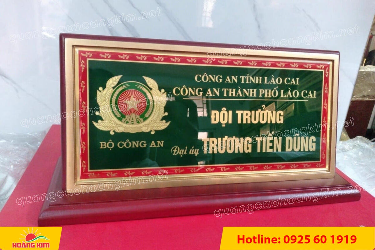 bien chuc danh cong an mat dong go phu thuy tinh  24 - BIỂN CHỨC DANH C&Ocirc;NG AN ĐỂ B&Agrave;N CỰC ĐẸP, SANG TRỌNG