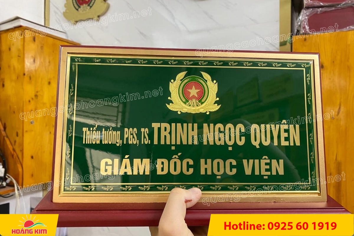 bien chuc danh cong an mat dong go phu thuy tinh  29 - BIỂN CHỨC DANH C&Ocirc;NG AN ĐỂ B&Agrave;N CỰC ĐẸP, SANG TRỌNG