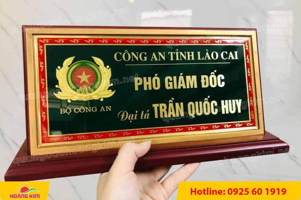 bien chuc danh cong an mat dong go phu thuy tinh  45 - BIỂN CHỨC DANH C&Ocirc;NG AN ĐỂ B&Agrave;N CỰC ĐẸP, SANG TRỌNG