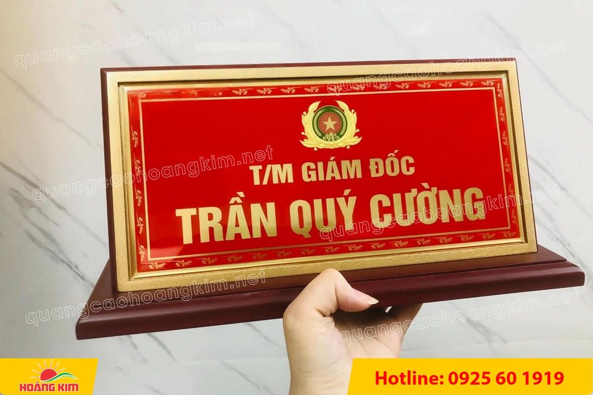 bien chuc danh cong an mat dong go phu thuy tinh  47 - BIỂN CHỨC DANH C&Ocirc;NG AN ĐỂ B&Agrave;N CỰC ĐẸP, SANG TRỌNG