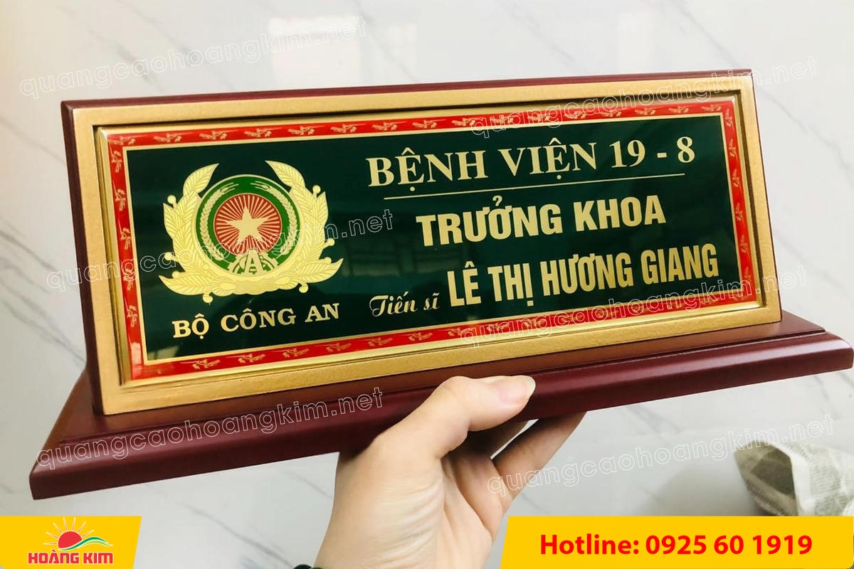 bien chuc danh cong an mat dong go phu thuy tinh  51 - BIỂN CHỨC DANH C&Ocirc;NG AN ĐỂ B&Agrave;N CỰC ĐẸP, SANG TRỌNG