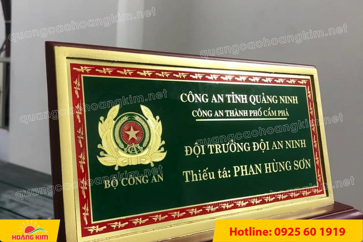 bien chuc danh cong an mat dong go phu thuy tinh  52 - BIỂN CHỨC DANH C&Ocirc;NG AN ĐỂ B&Agrave;N CỰC ĐẸP, SANG TRỌNG