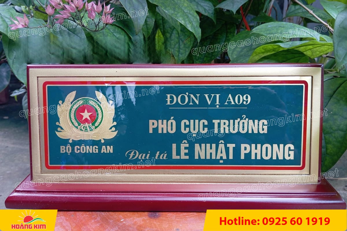 bien chuc danh cong an mat dong go phu thuy tinh  55 - BIỂN CHỨC DANH C&Ocirc;NG AN ĐỂ B&Agrave;N CỰC ĐẸP, SANG TRỌNG