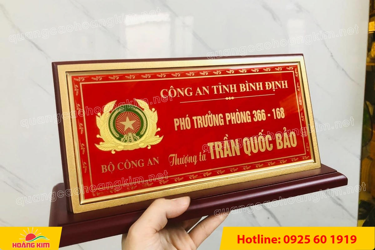 bien chuc danh cong an mat dong go phu thuy tinh  58 - BIỂN CHỨC DANH C&Ocirc;NG AN ĐỂ B&Agrave;N CỰC ĐẸP, SANG TRỌNG