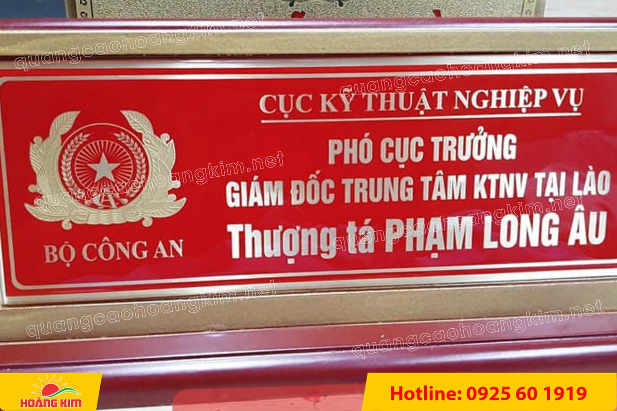 bien chuc danh cong an mat dong go phu thuy tinh  6 - BIỂN CHỨC DANH C&Ocirc;NG AN ĐỂ B&Agrave;N CỰC ĐẸP, SANG TRỌNG