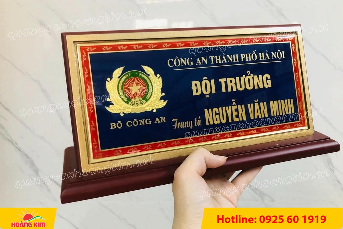 bien chuc danh cong an mat dong go phu thuy tinh  61 - BIỂN CHỨC DANH C&Ocirc;NG AN ĐỂ B&Agrave;N CỰC ĐẸP, SANG TRỌNG