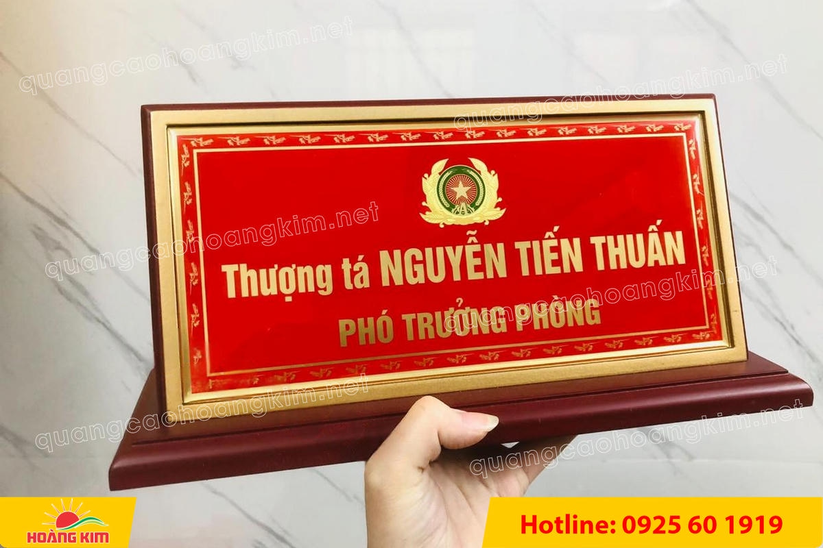 bien chuc danh cong an mat dong go phu thuy tinh  62 - BIỂN CHỨC DANH C&Ocirc;NG AN ĐỂ B&Agrave;N CỰC ĐẸP, SANG TRỌNG