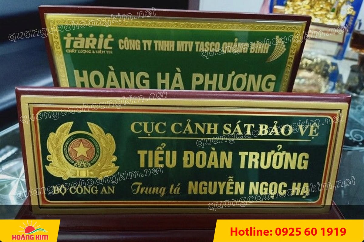 bien chuc danh cong an mat dong go phu thuy tinh  69 - BIỂN CHỨC DANH C&Ocirc;NG AN ĐỂ B&Agrave;N CỰC ĐẸP, SANG TRỌNG