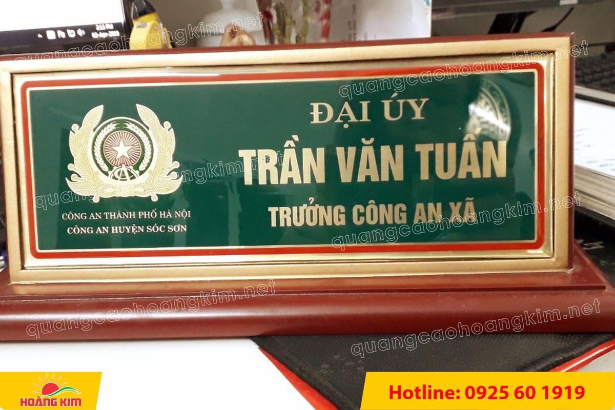 bien chuc danh cong an mat dong go phu thuy tinh  70 - BIỂN CHỨC DANH C&Ocirc;NG AN ĐỂ B&Agrave;N CỰC ĐẸP, SANG TRỌNG