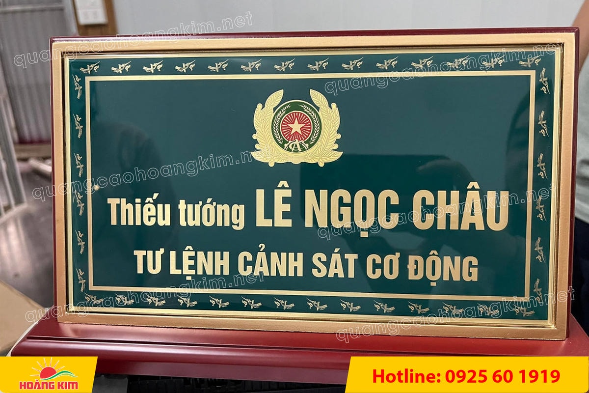 bien chuc danh cong an mat dong go phu thuy tinh  73 - BIỂN CHỨC DANH C&Ocirc;NG AN ĐỂ B&Agrave;N CỰC ĐẸP, SANG TRỌNG