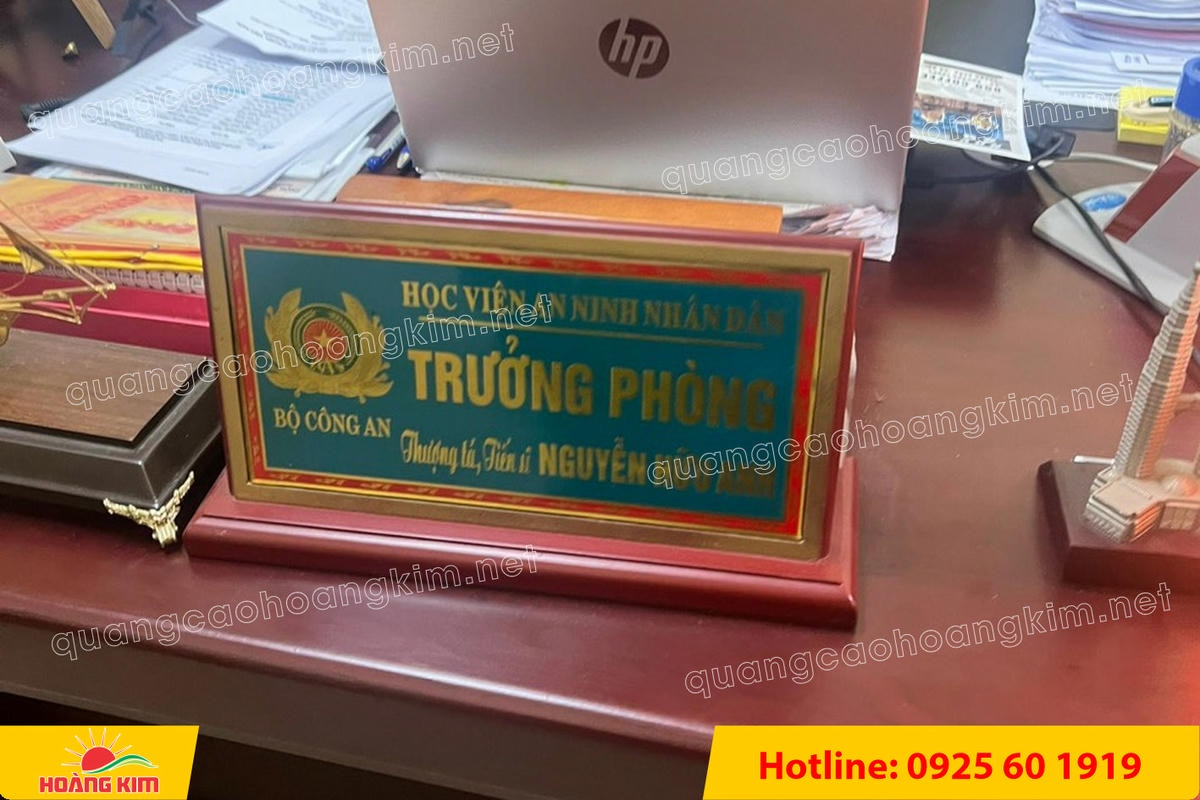 bien chuc danh cong an mat dong go phu thuy tinh  76 - BIỂN CHỨC DANH C&Ocirc;NG AN ĐỂ B&Agrave;N CỰC ĐẸP, SANG TRỌNG