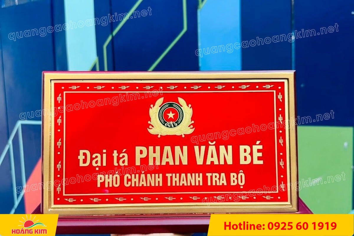 bien chuc danh cong an mat dong go phu thuy tinh  78 - BIỂN CHỨC DANH C&Ocirc;NG AN ĐỂ B&Agrave;N CỰC ĐẸP, SANG TRỌNG