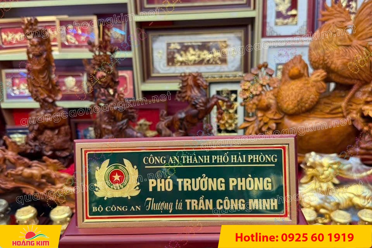 bien chuc danh cong an mat dong go phu thuy tinh  79 - BIỂN CHỨC DANH C&Ocirc;NG AN ĐỂ B&Agrave;N CỰC ĐẸP, SANG TRỌNG