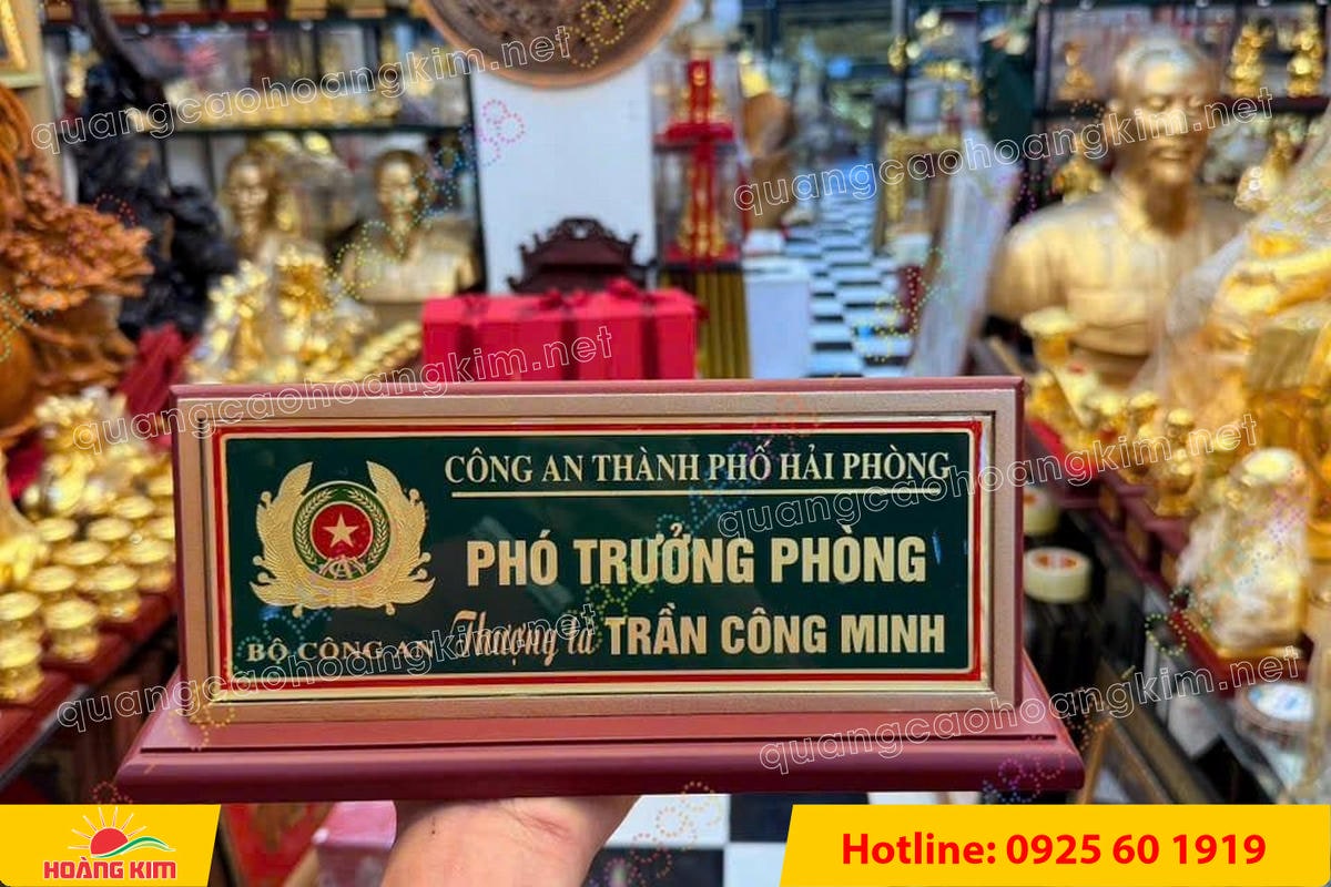 bien chuc danh cong an mat dong go phu thuy tinh  80 - BIỂN CHỨC DANH C&Ocirc;NG AN ĐỂ B&Agrave;N CỰC ĐẸP, SANG TRỌNG