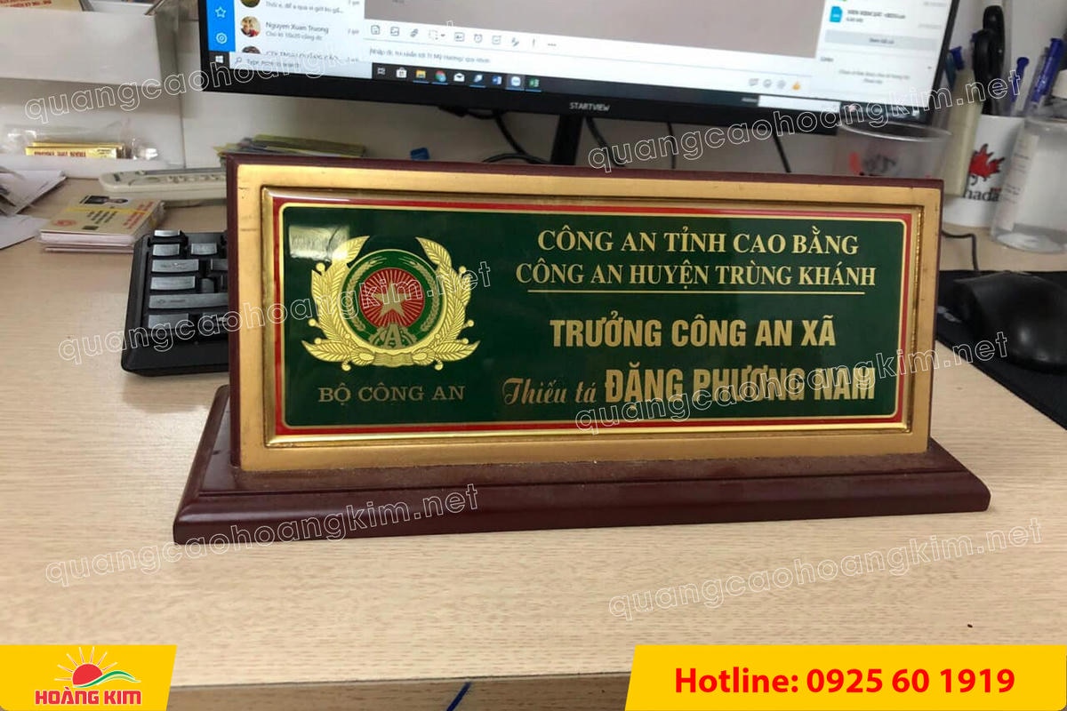 bien chuc danh cong an mat dong go phu thuy tinh  9 - BIỂN CHỨC DANH C&Ocirc;NG AN ĐỂ B&Agrave;N CỰC ĐẸP, SANG TRỌNG