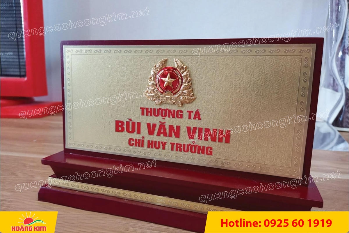 bien chuc danh quan doi dong go 2 mat de tam cap gan noi logo 3 - BIỂN CHỨC DANH QU&Acirc;N ĐỘI, BẢNG T&Ecirc;N ĐỂ B&Agrave;N CỰC ĐẸP