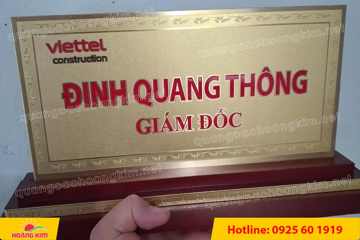 bien chuc danh quan doi mat dong 2mm kt11x22cm de go khong ma vang - BIỂN CHỨC DANH QU&Acirc;N ĐỘI, BẢNG T&Ecirc;N ĐỂ B&Agrave;N CỰC ĐẸP