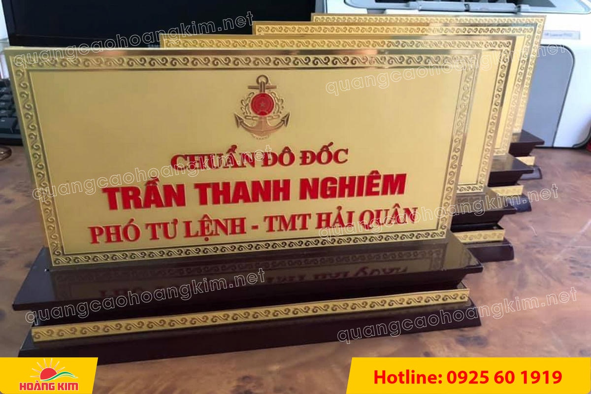 bien chuc danh quan doi mat dong 2mm kt125x255cm de go khong ma vang - BIỂN CHỨC DANH QU&Acirc;N ĐỘI, BẢNG T&Ecirc;N ĐỂ B&Agrave;N CỰC ĐẸP