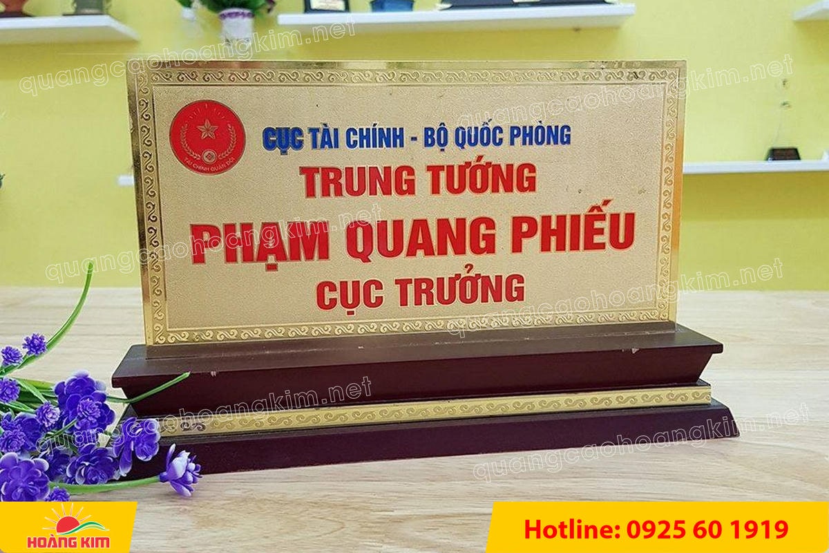 bien chuc danh quan doi mat dong 2mm kt125x255cm de go ma vang 24k - BIỂN CHỨC DANH QU&Acirc;N ĐỘI, BẢNG T&Ecirc;N ĐỂ B&Agrave;N CỰC ĐẸP