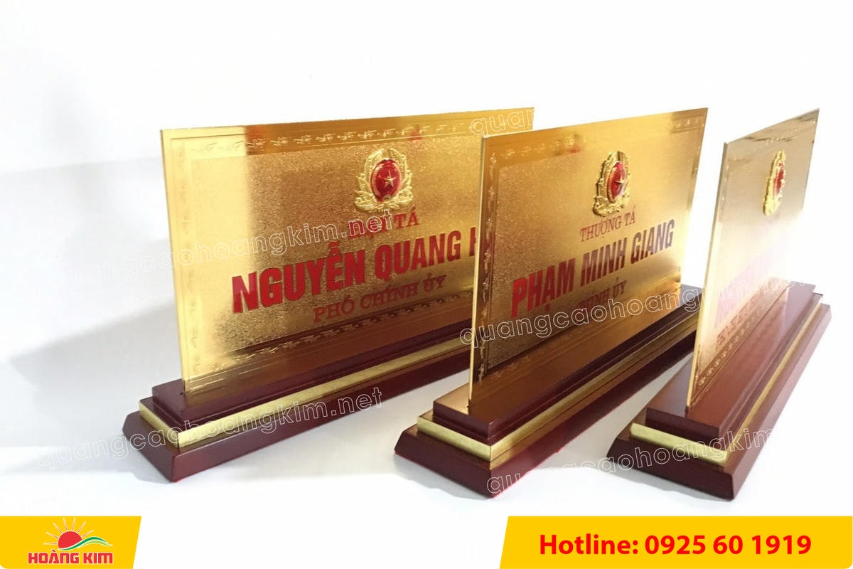 bien chuc danh quan doi mat dong 2mm kt15x30cm de go co ma vang 24k gan logo noi 11 - BIỂN CHỨC DANH QU&Acirc;N ĐỘI, BẢNG T&Ecirc;N ĐỂ B&Agrave;N CỰC ĐẸP