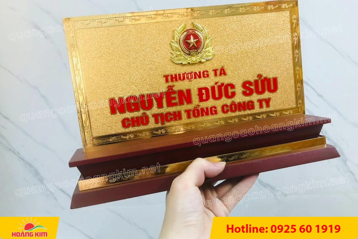 bien chuc danh quan doi mat dong 2mm kt15x30cm de go co ma vang 24k gan logo noi 19 - BIỂN CHỨC DANH QU&Acirc;N ĐỘI, BẢNG T&Ecirc;N ĐỂ B&Agrave;N CỰC ĐẸP