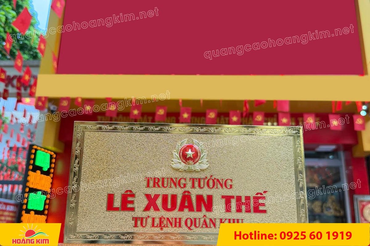 bien chuc danh quan doi mat dong 2mm kt15x30cm de go co ma vang 24k gan logo noi 27 - BIỂN CHỨC DANH QU&Acirc;N ĐỘI, BẢNG T&Ecirc;N ĐỂ B&Agrave;N CỰC ĐẸP