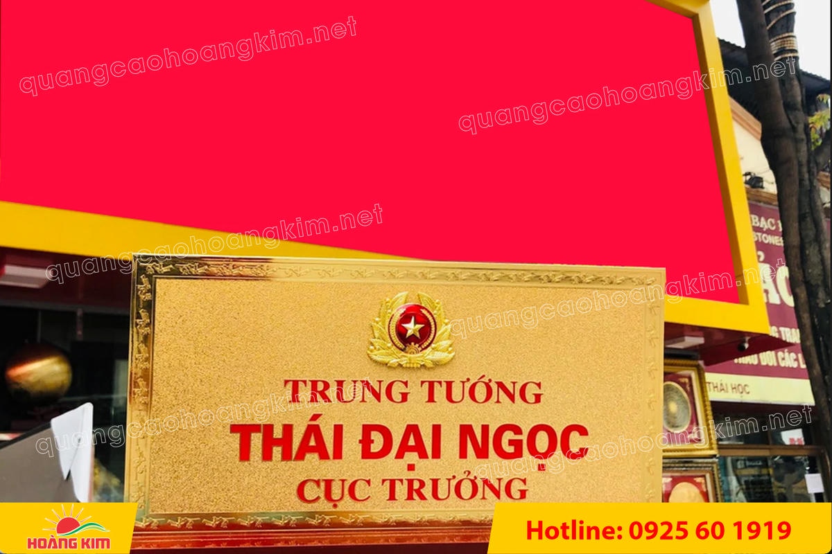 bien chuc danh quan doi mat dong 2mm kt15x30cm de go co ma vang 24k gan logo noi 30 - BIỂN CHỨC DANH QU&Acirc;N ĐỘI, BẢNG T&Ecirc;N ĐỂ B&Agrave;N CỰC ĐẸP
