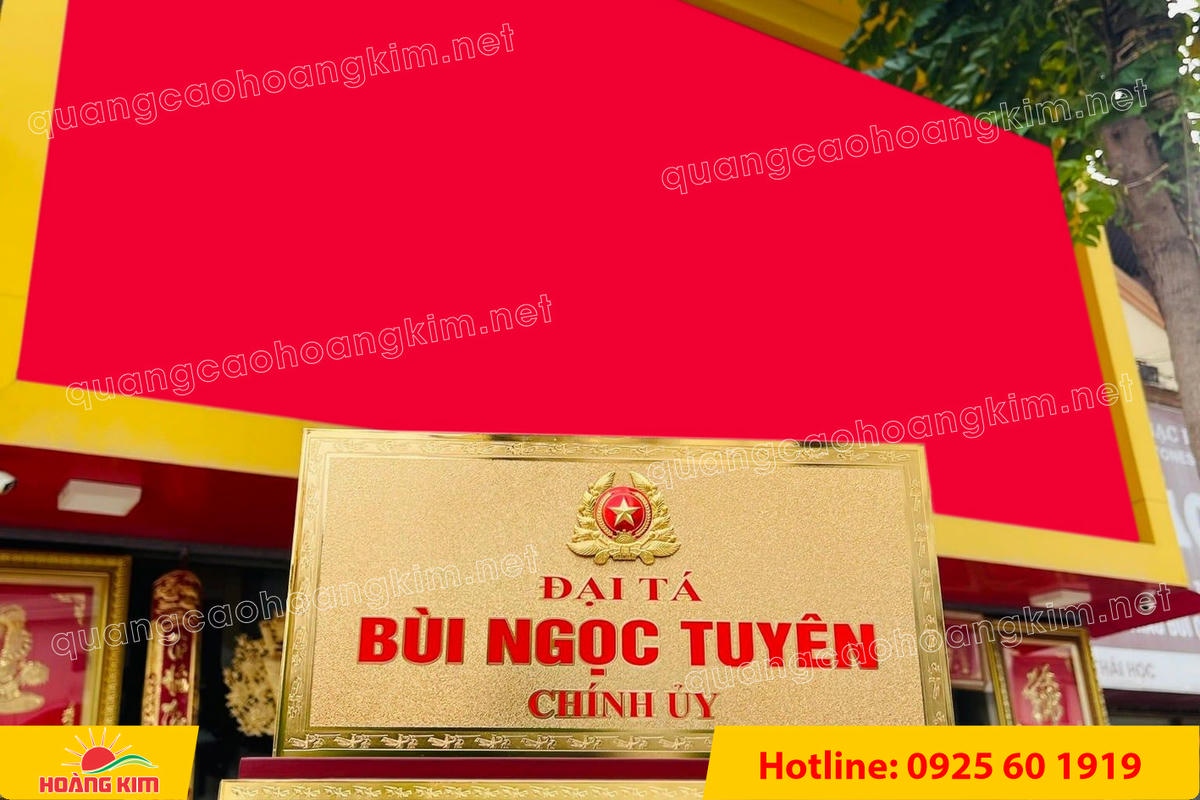 bien chuc danh quan doi mat dong 2mm kt15x30cm de go co ma vang 24k gan logo noi 59 - BIỂN CHỨC DANH QU&Acirc;N ĐỘI, BẢNG T&Ecirc;N ĐỂ B&Agrave;N CỰC ĐẸP
