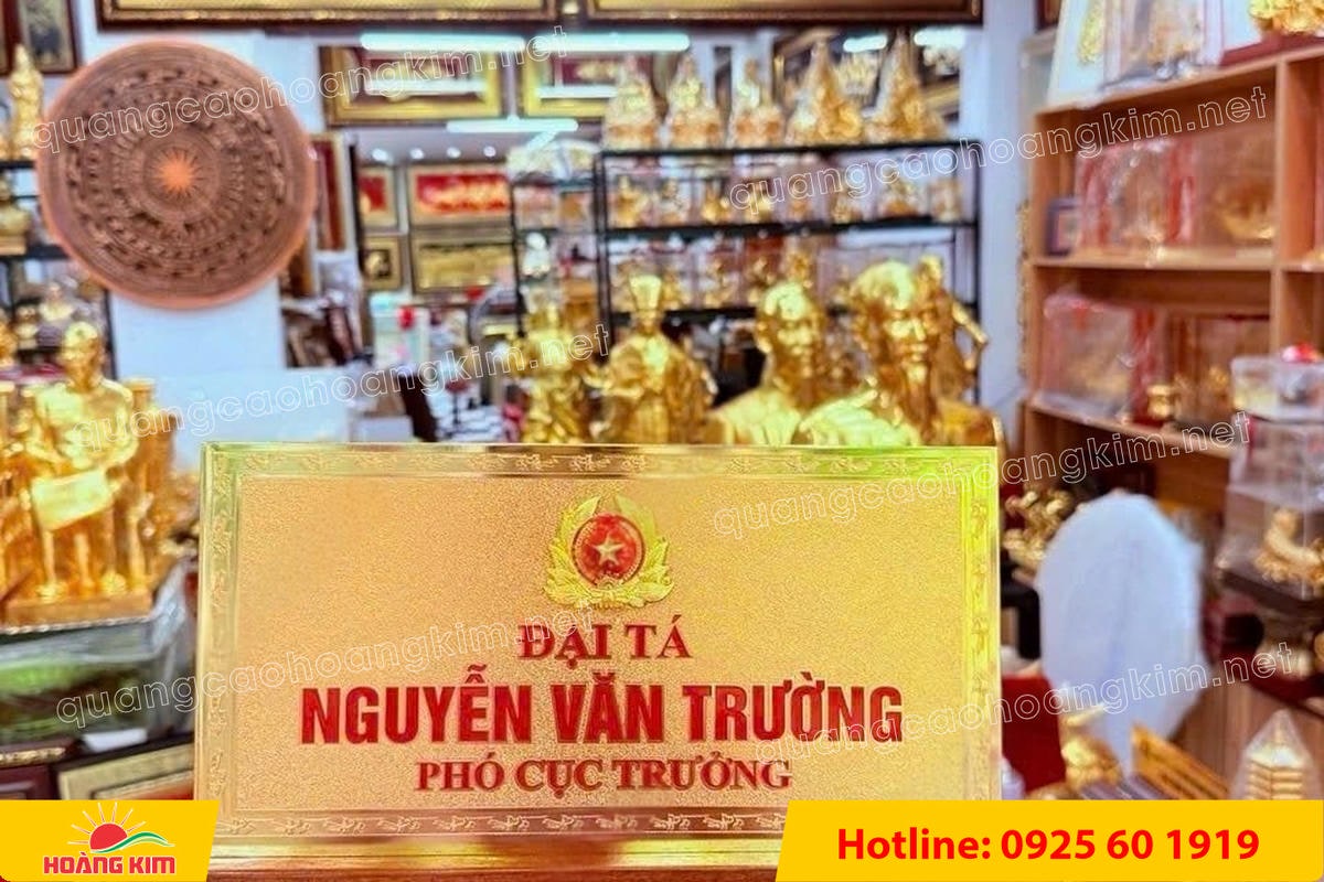 bien chuc danh quan doi mat dong 2mm kt15x30cm de go co ma vang 24k gan logo noi 72 - BIỂN CHỨC DANH QU&Acirc;N ĐỘI, BẢNG T&Ecirc;N ĐỂ B&Agrave;N CỰC ĐẸP
