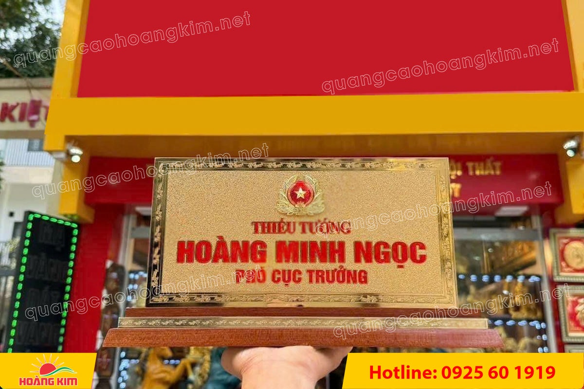 bien chuc danh quan doi mat dong 2mm kt15x30cm de go co ma vang 24k gan logo noi 76 - BIỂN CHỨC DANH QU&Acirc;N ĐỘI, BẢNG T&Ecirc;N ĐỂ B&Agrave;N CỰC ĐẸP