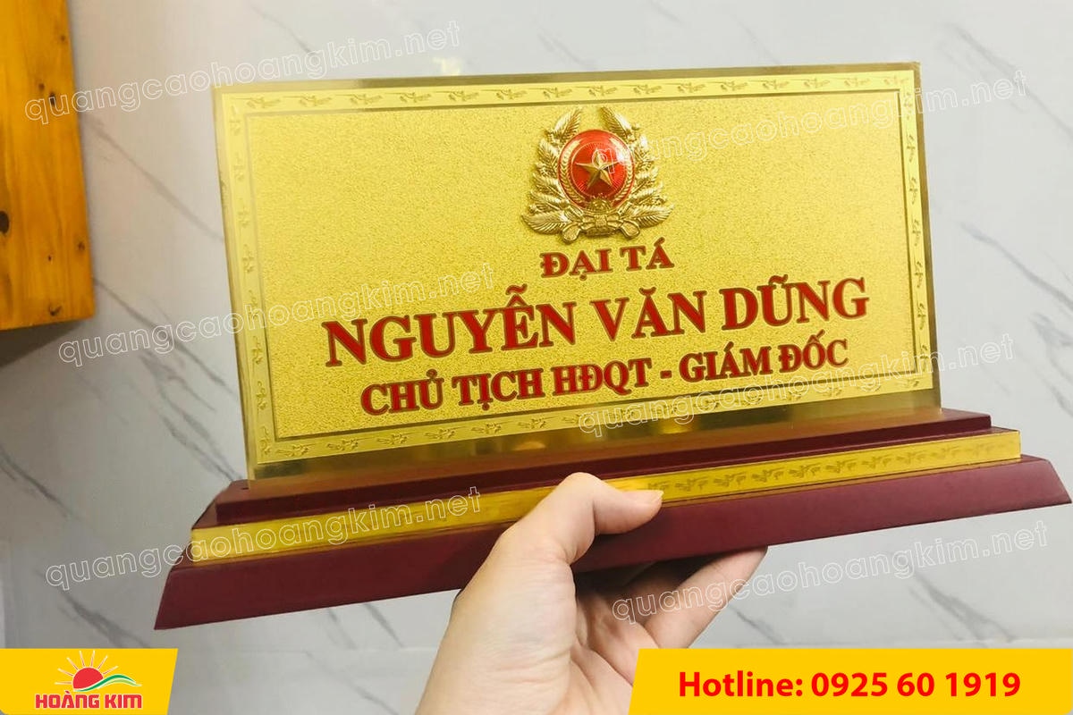 bien chuc danh quan doi mat dong 2mm kt15x30cm de go khong ma vang gan logo noi 14 - BIỂN CHỨC DANH QU&Acirc;N ĐỘI, BẢNG T&Ecirc;N ĐỂ B&Agrave;N CỰC ĐẸP
