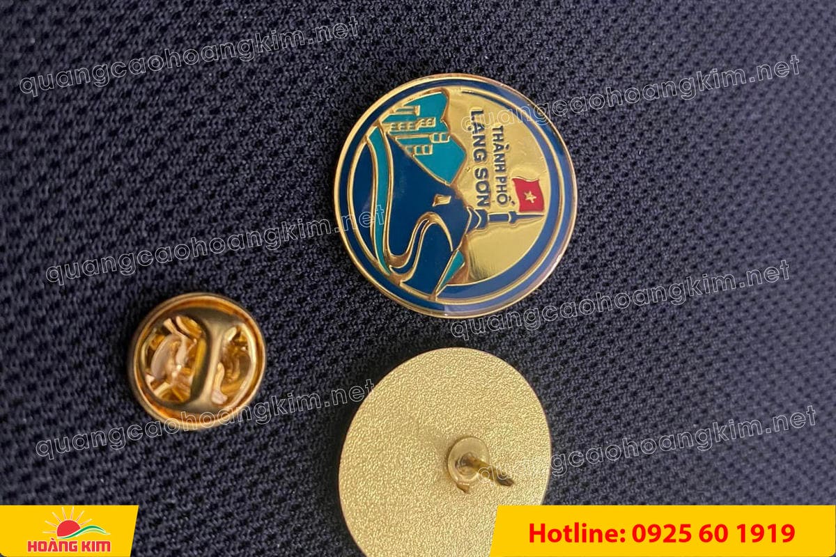 huy hieu cai ao ma vang 24k do mau logo 103 - HUY HIỆU C&Agrave;I &Aacute;O MẠ V&Agrave;NG 24K ĐỔ M&Agrave;U LOGO SANG TRỌNG