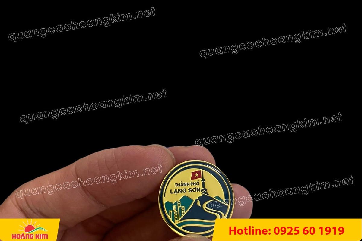 huy hieu cai ao ma vang 24k do mau logo 114 - HUY HIỆU C&Agrave;I &Aacute;O MẠ V&Agrave;NG 24K ĐỔ M&Agrave;U LOGO SANG TRỌNG