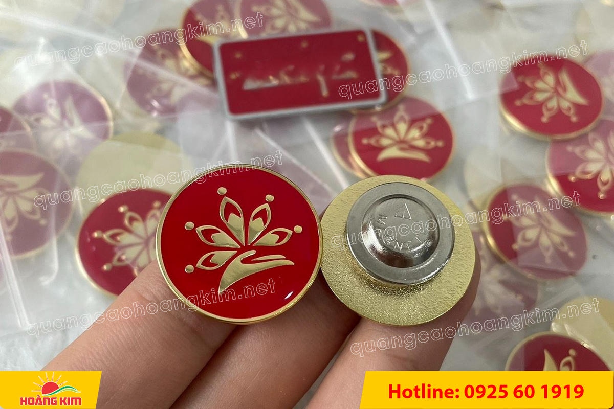 huy hieu cai ao ma vang 24k do mau logo 117 - HUY HIỆU C&Agrave;I &Aacute;O MẠ V&Agrave;NG 24K ĐỔ M&Agrave;U LOGO SANG TRỌNG