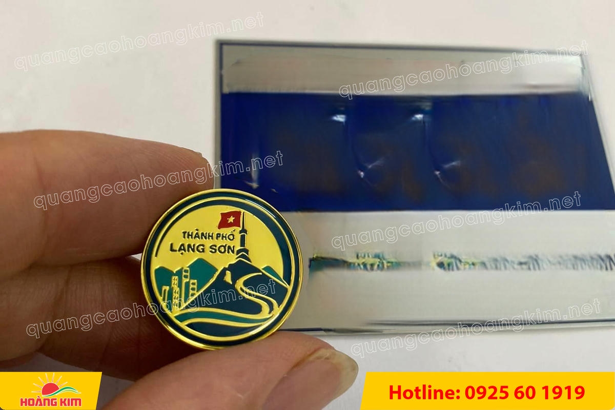 huy hieu cai ao ma vang 24k do mau logo 120 - HUY HIỆU C&Agrave;I &Aacute;O MẠ V&Agrave;NG 24K ĐỔ M&Agrave;U LOGO SANG TRỌNG