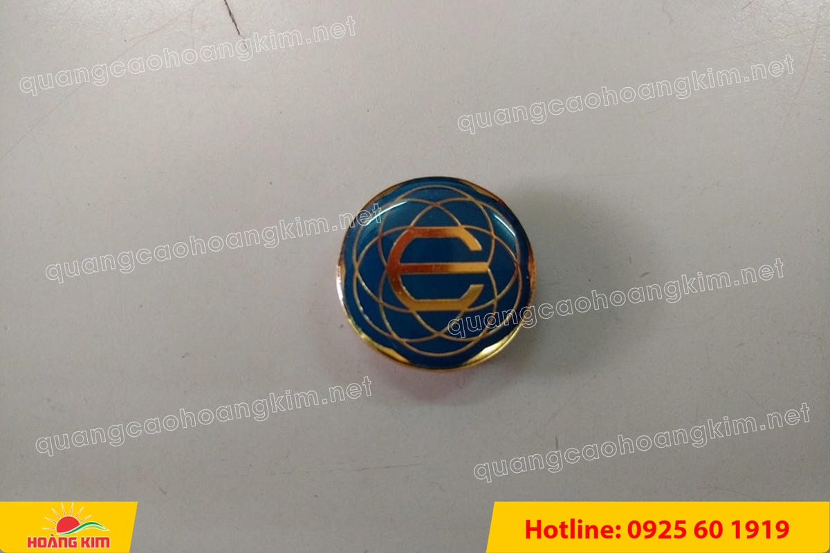 huy hieu cai ao ma vang 24k do mau logo 13 - HUY HIỆU C&Agrave;I &Aacute;O MẠ V&Agrave;NG 24K ĐỔ M&Agrave;U LOGO SANG TRỌNG