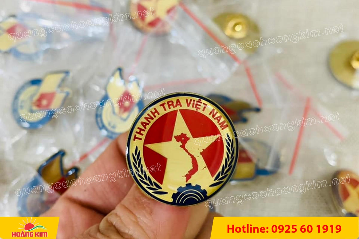 huy hieu cai ao ma vang 24k do mau logo 149 - HUY HIỆU C&Agrave;I &Aacute;O MẠ V&Agrave;NG 24K ĐỔ M&Agrave;U LOGO SANG TRỌNG