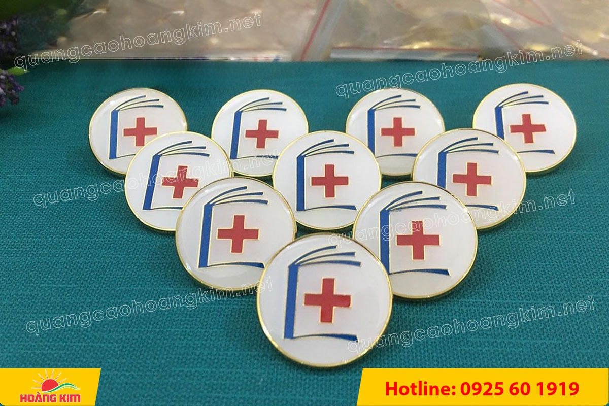 huy hieu cai ao ma vang 24k do mau logo 153 - HUY HIỆU C&Agrave;I &Aacute;O MẠ V&Agrave;NG 24K ĐỔ M&Agrave;U LOGO SANG TRỌNG