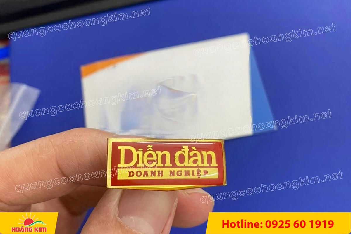 huy hieu cai ao ma vang 24k do mau logo 157 - HUY HIỆU C&Agrave;I &Aacute;O MẠ V&Agrave;NG 24K ĐỔ M&Agrave;U LOGO SANG TRỌNG