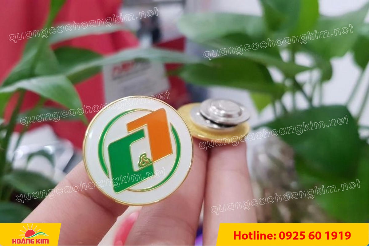 huy hieu cai ao ma vang 24k do mau logo 165 - HUY HIỆU C&Agrave;I &Aacute;O MẠ V&Agrave;NG 24K ĐỔ M&Agrave;U LOGO SANG TRỌNG